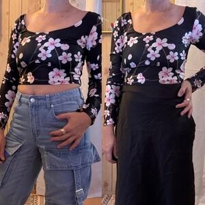 Cherry‎ blosom long sleeve crop top
